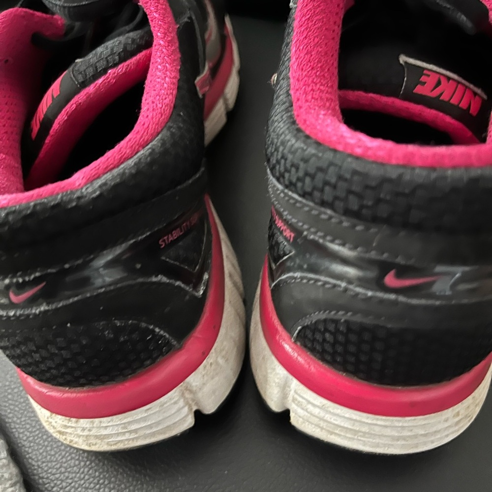 Nike Black and Hot Pink Athletic Sneakers with Silver Swoosh - Picture 6 of 14